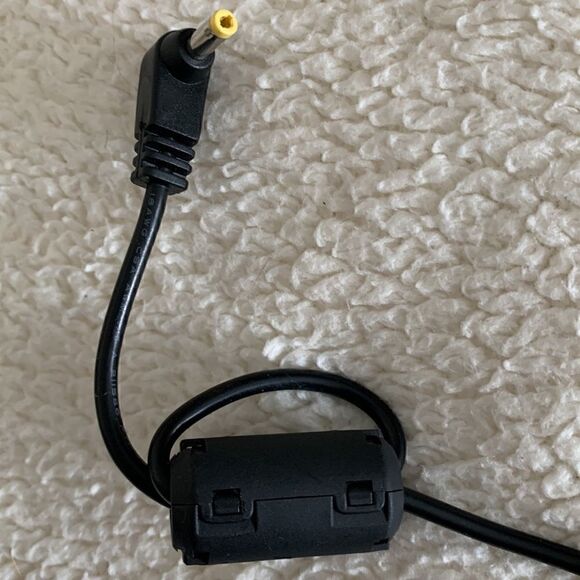 Magnavox Charger AC Adaptor Model ADPC18A for a Portable DVD Player - Picture 3 of 4